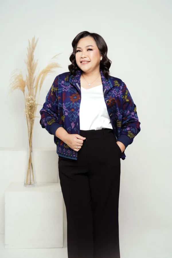 Jaket Bomber Batik Tenun Swasti - Image 3