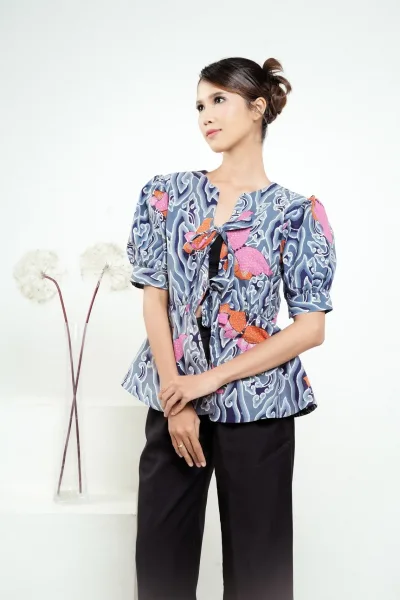 Blouse Batik Megamendung Sari