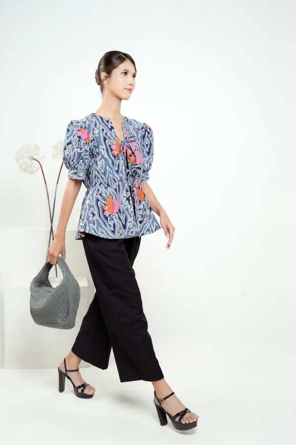 Blouse Batik Megamendung Sari - Image 2